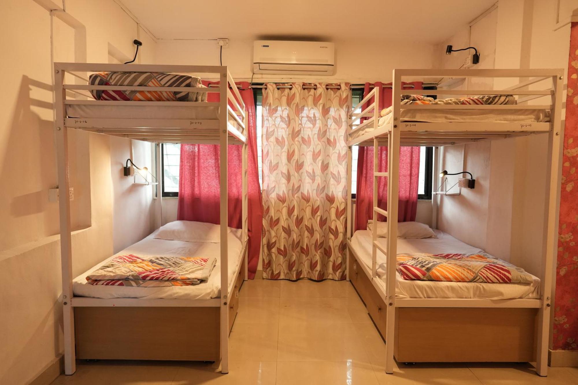 Hostel Hostell One - A Complete Backpacker & Coworking Hub *